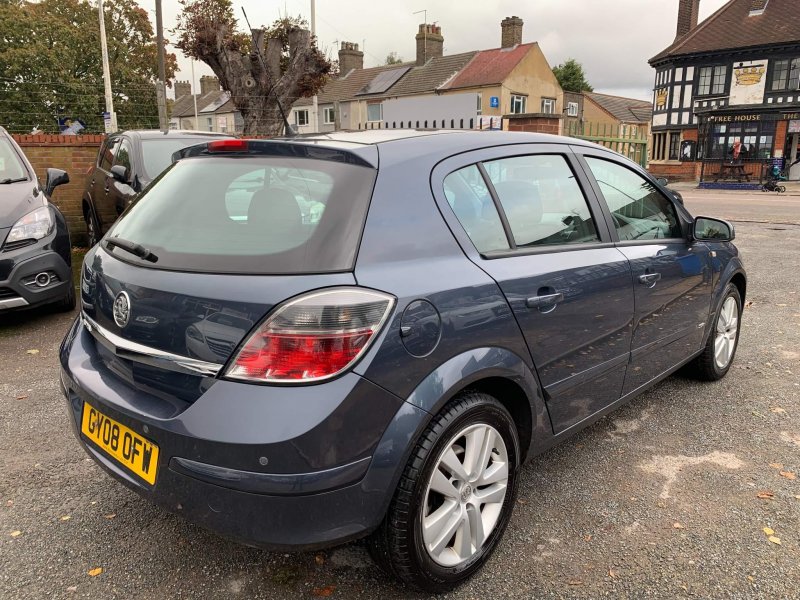 VAUXHALL ASTRA