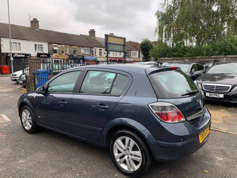 VAUXHALL ASTRA