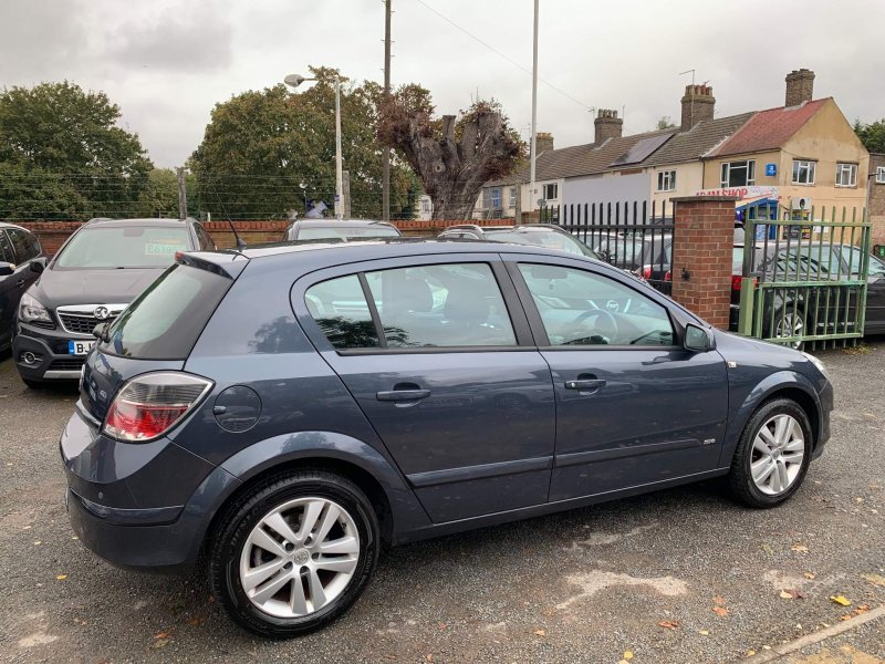 VAUXHALL ASTRA