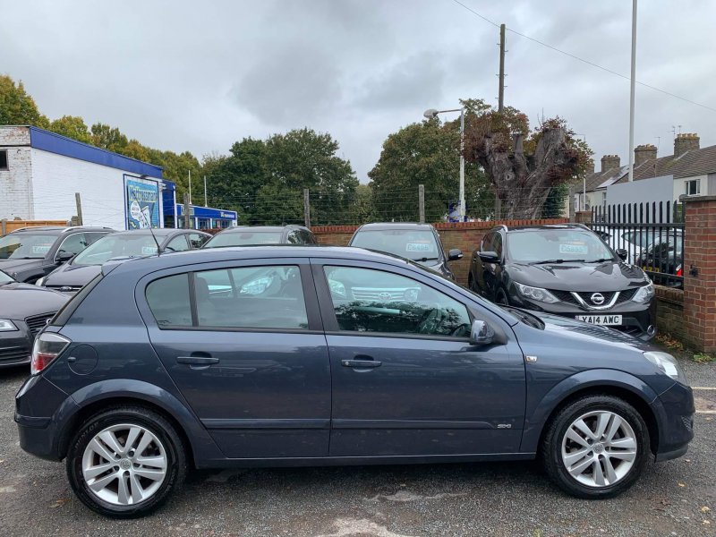 VAUXHALL ASTRA