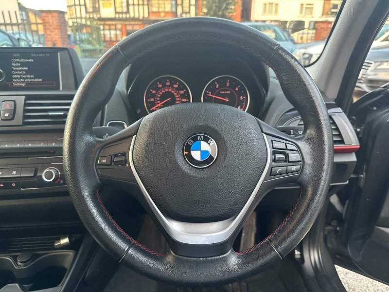 BMW 1 SERIES