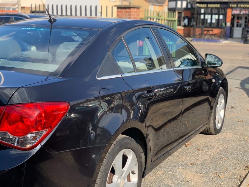 CHEVROLET CRUZE
