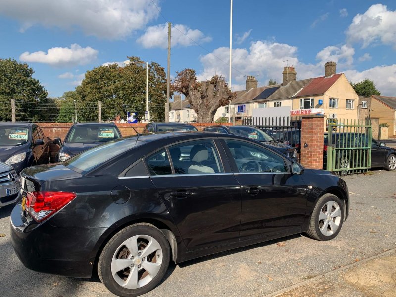CHEVROLET CRUZE