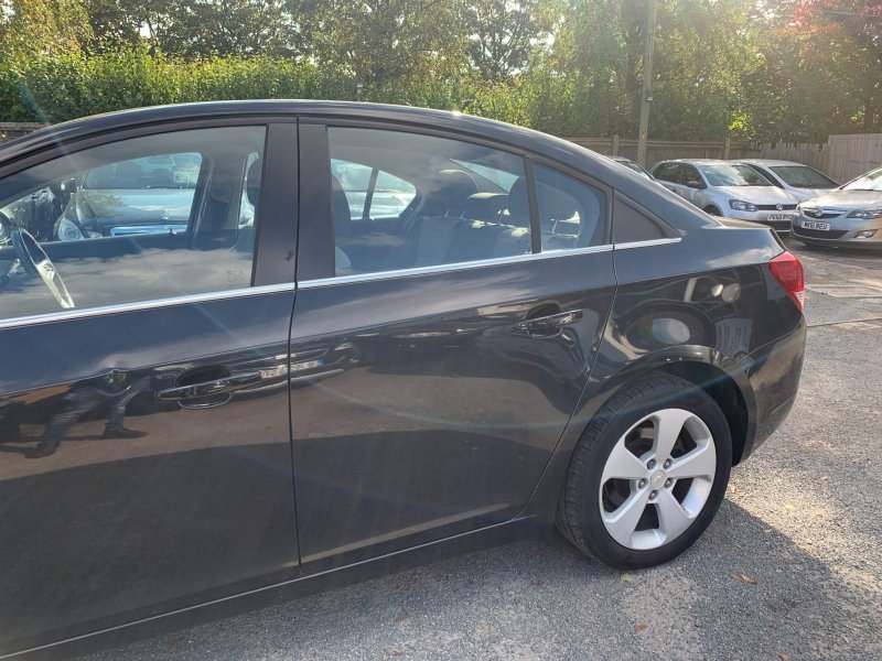 CHEVROLET CRUZE