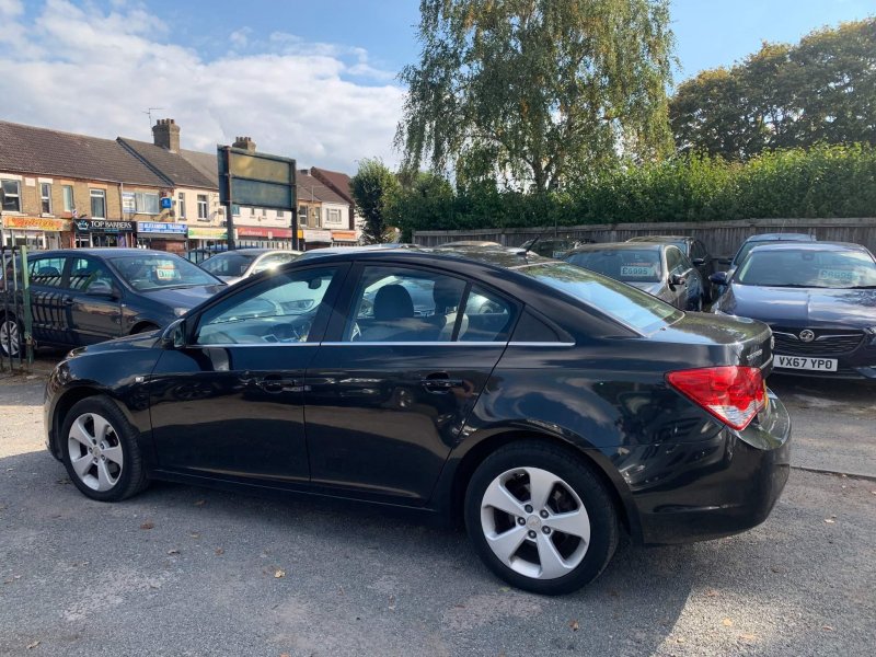 CHEVROLET CRUZE
