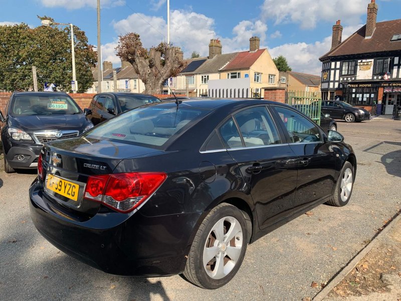 CHEVROLET CRUZE