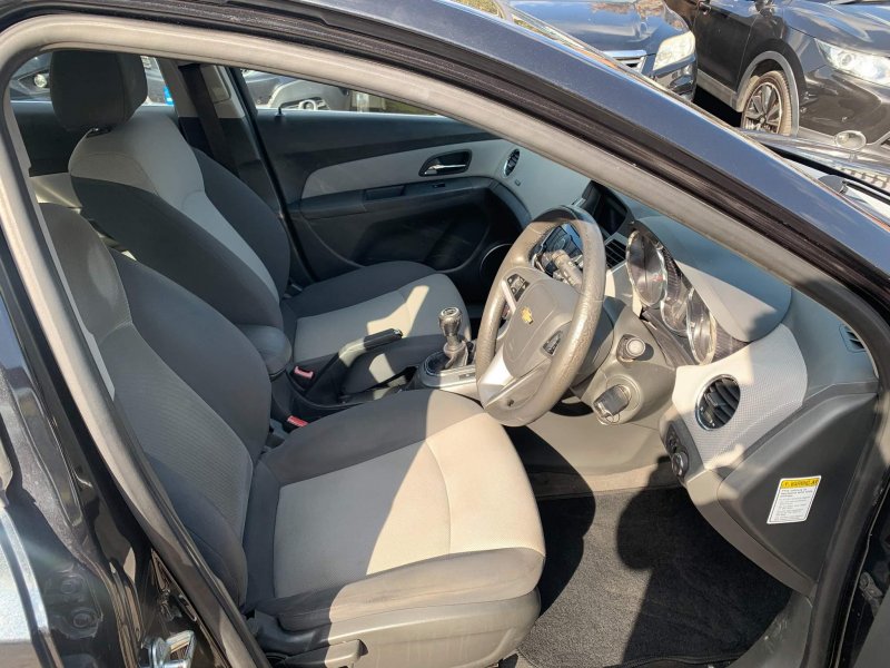 CHEVROLET CRUZE