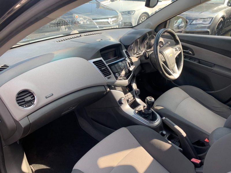 CHEVROLET CRUZE
