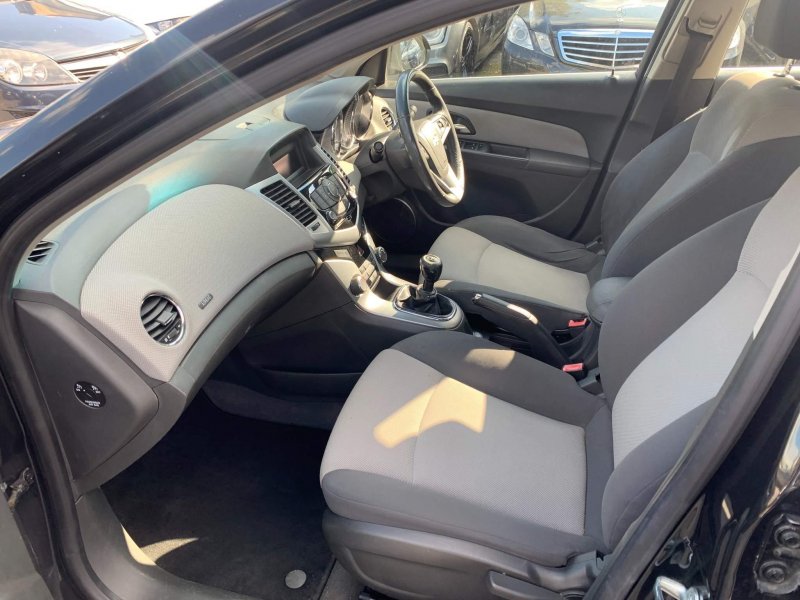 CHEVROLET CRUZE