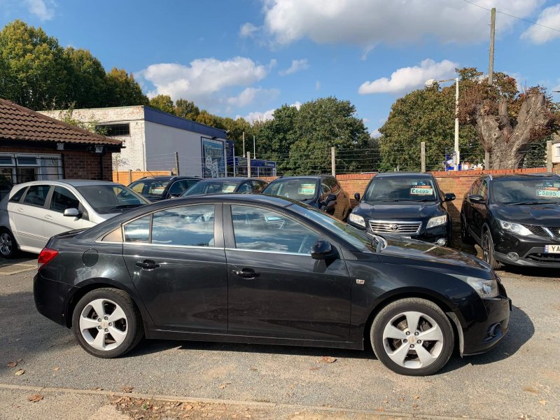 CHEVROLET CRUZE