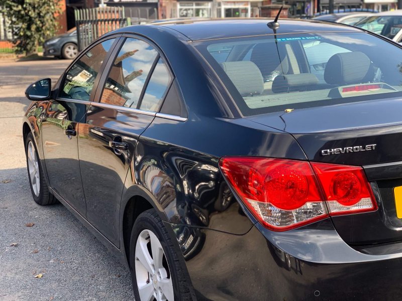 CHEVROLET CRUZE