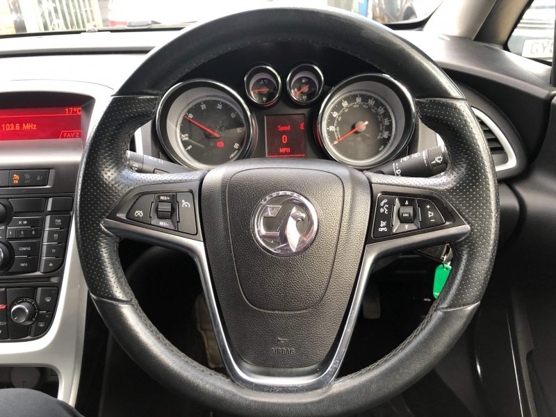 VAUXHALL ASTRA