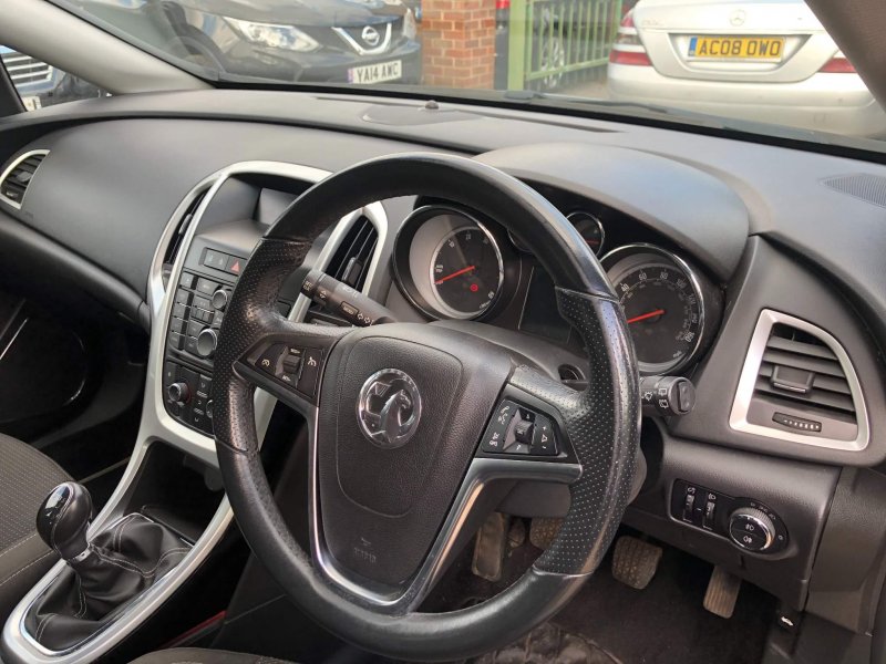 VAUXHALL ASTRA