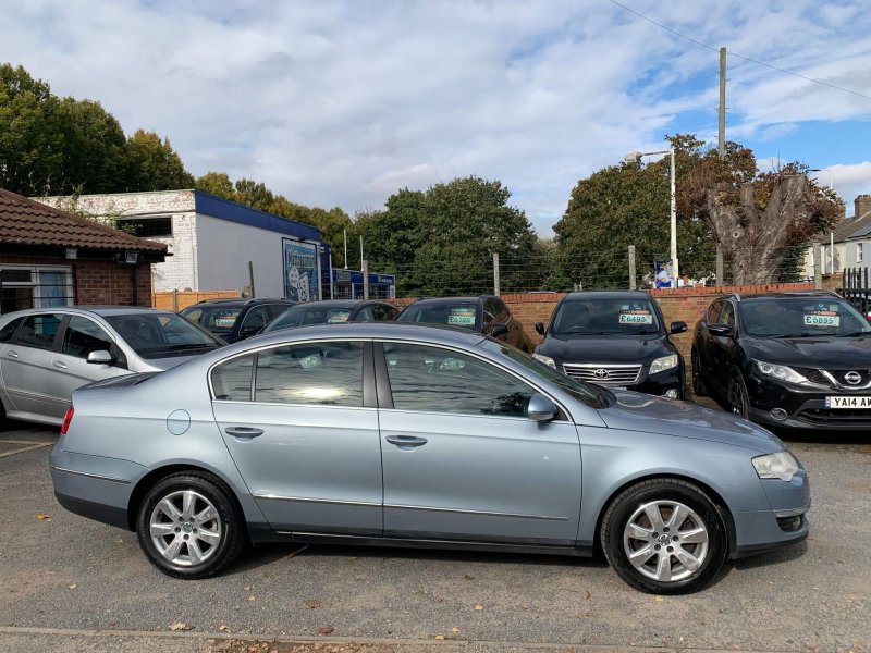 VOLKSWAGEN PASSAT