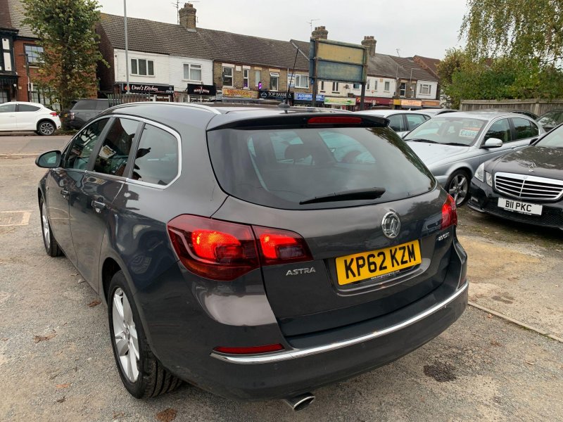 VAUXHALL ASTRA