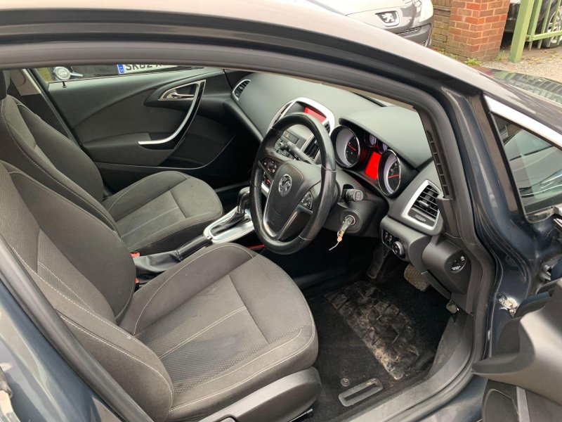 VAUXHALL ASTRA