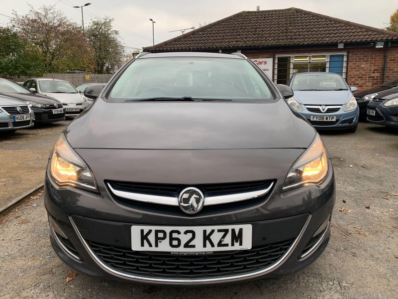 View VAUXHALL ASTRA 2.0 CDTi SRi Sports Tourer Auto Euro 5 5dr