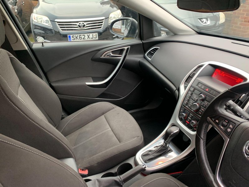 VAUXHALL ASTRA
