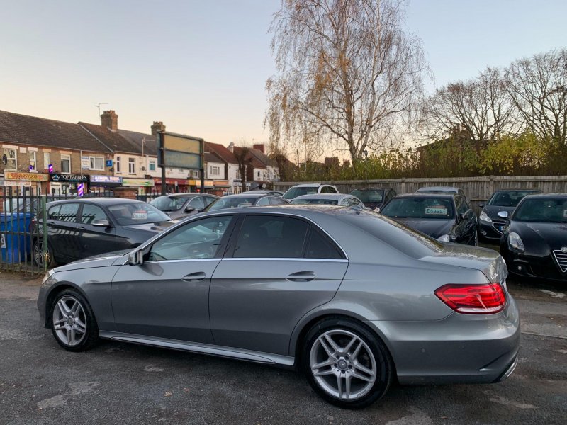 MERCEDES-BENZ E CLASS