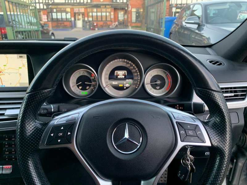 MERCEDES-BENZ E CLASS