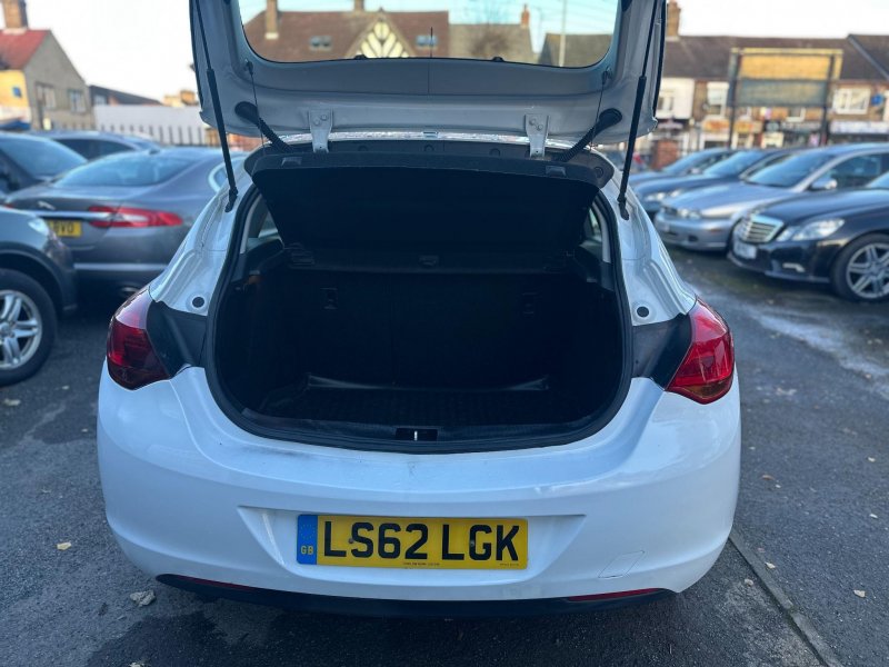 VAUXHALL ASTRA