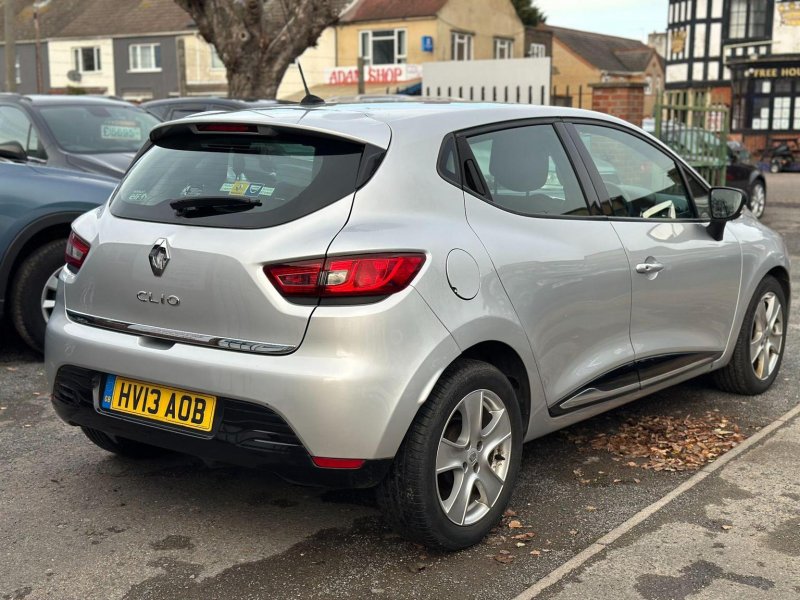RENAULT CLIO