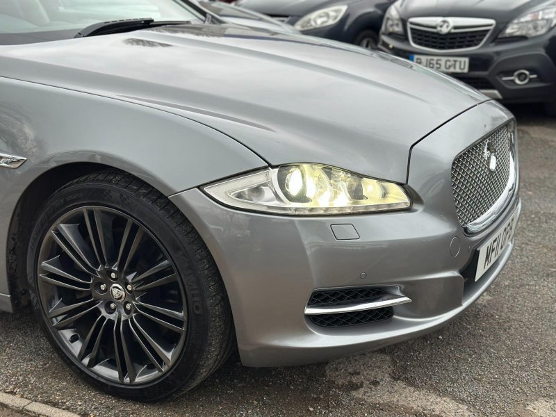 JAGUAR XJ