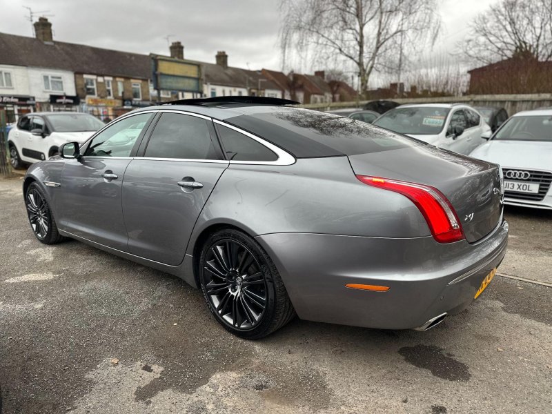 JAGUAR XJ