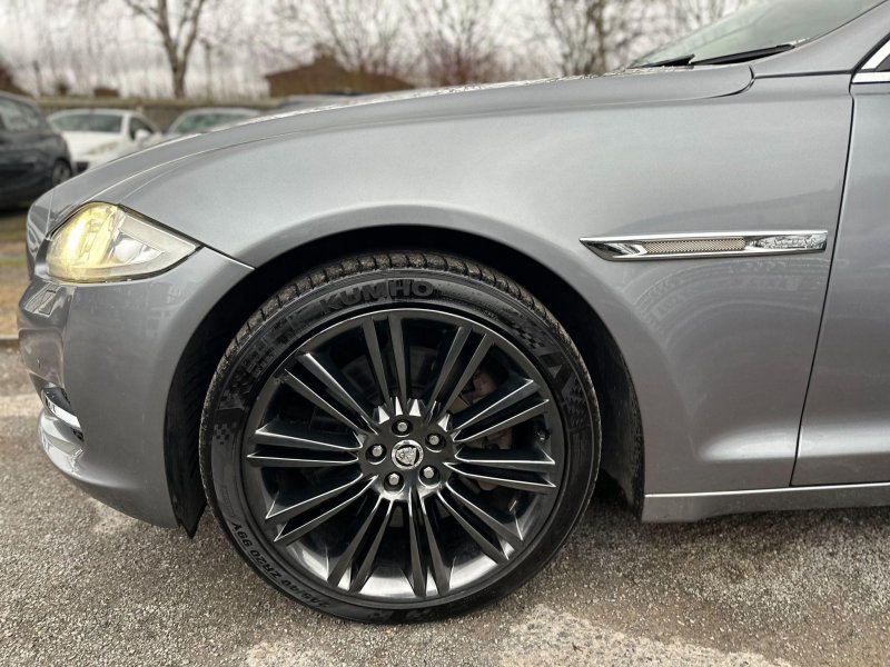 JAGUAR XJ
