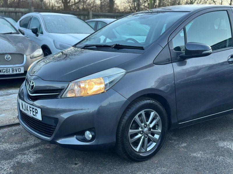 TOYOTA YARIS