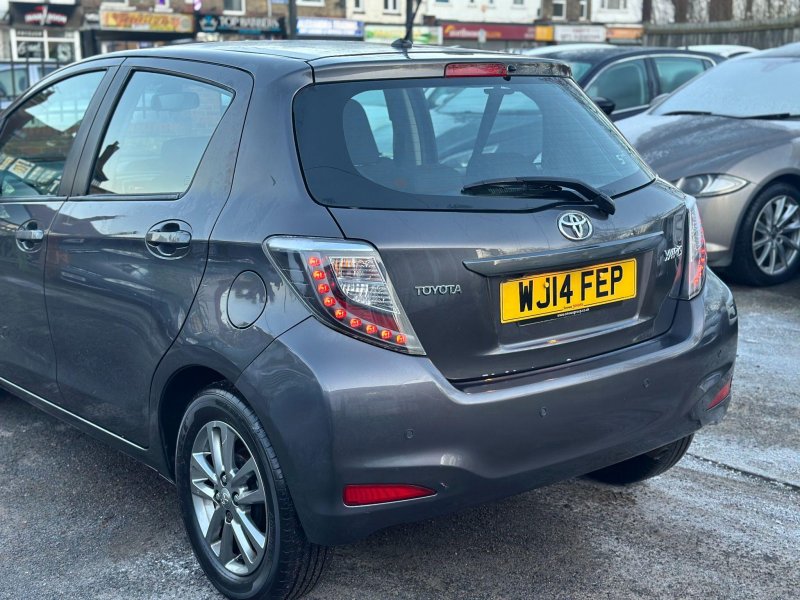 TOYOTA YARIS