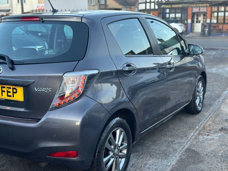 TOYOTA YARIS