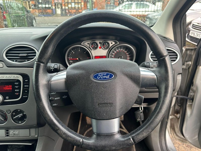 FORD FOCUS