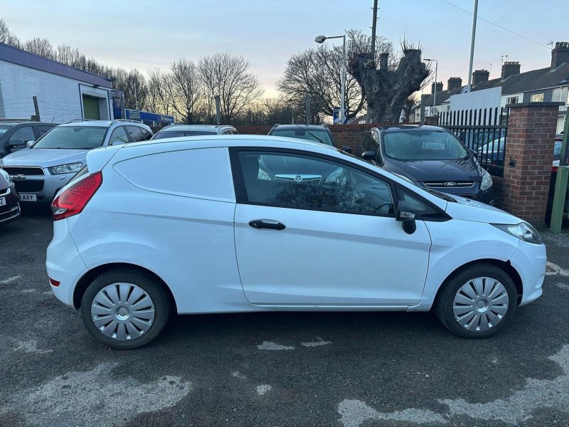 FORD FIESTA VAN