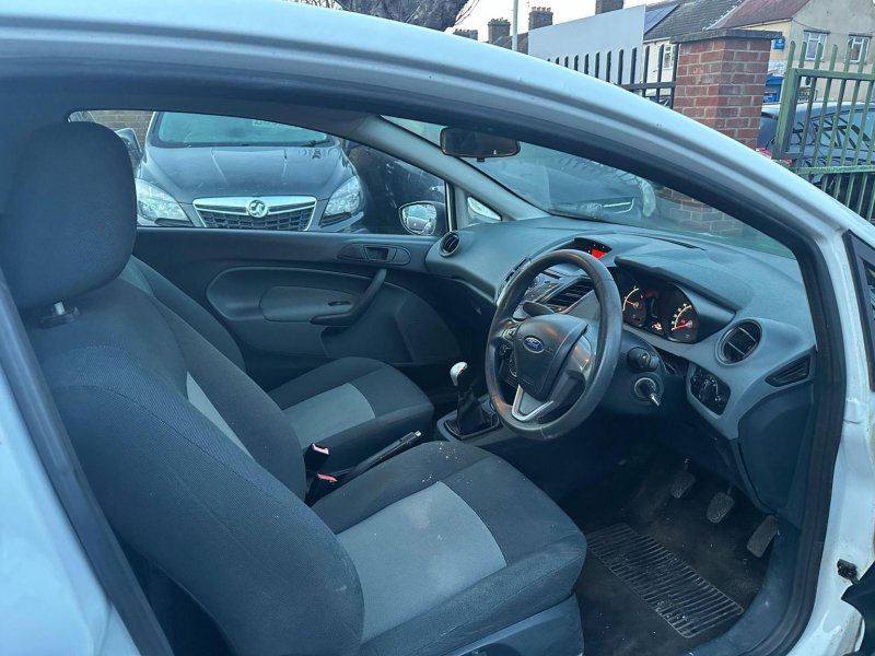 FORD FIESTA VAN