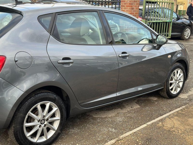 SEAT IBIZA