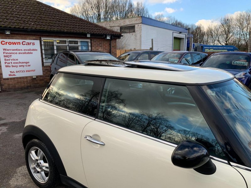 MINI HATCH