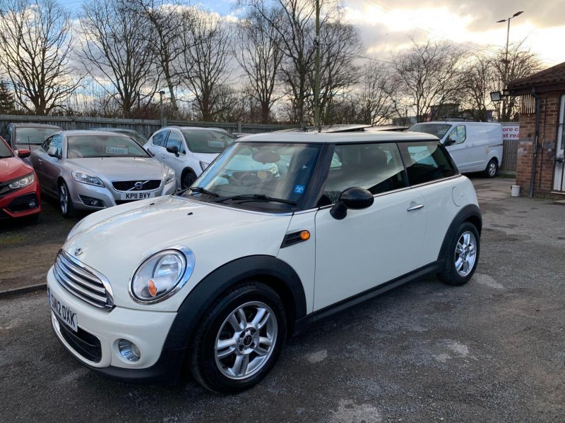 MINI HATCH