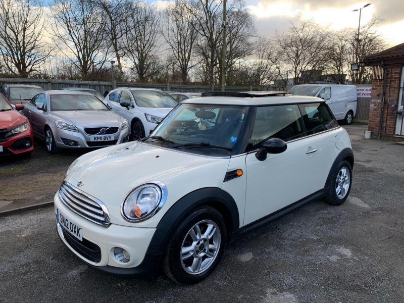 MINI HATCH
