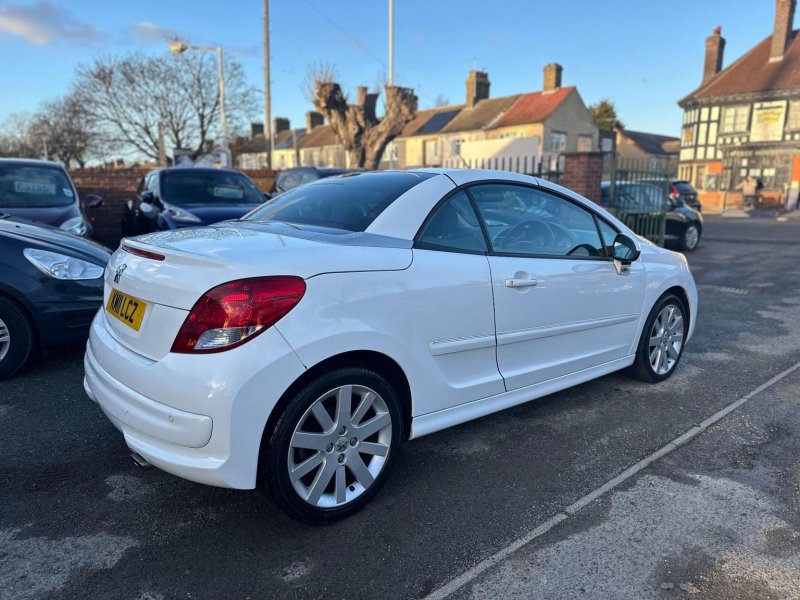 PEUGEOT 207 CC