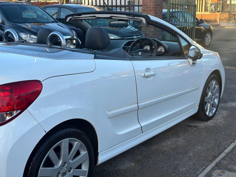PEUGEOT 207 CC