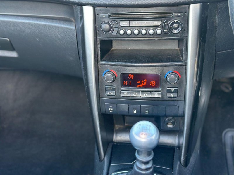 PEUGEOT 207 CC