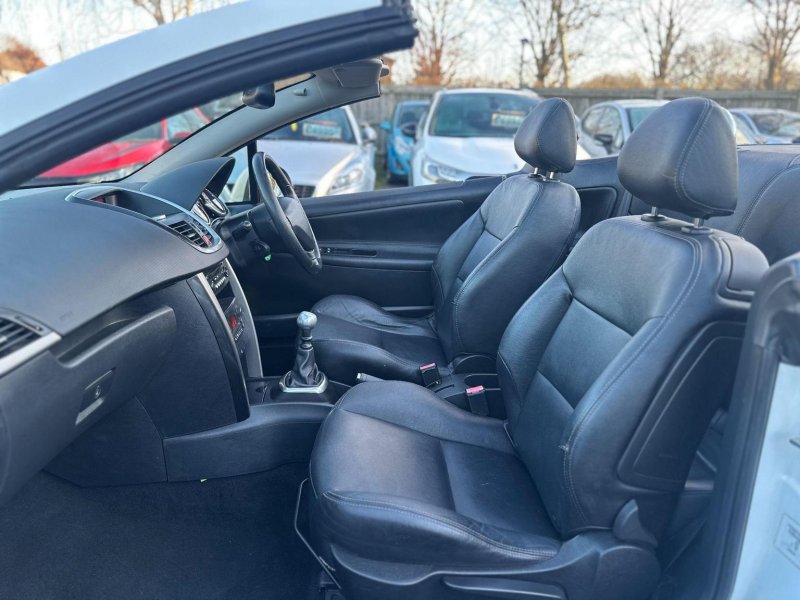 PEUGEOT 207 CC