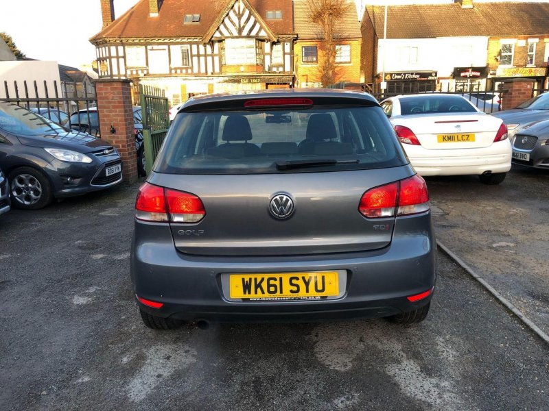 VOLKSWAGEN GOLF