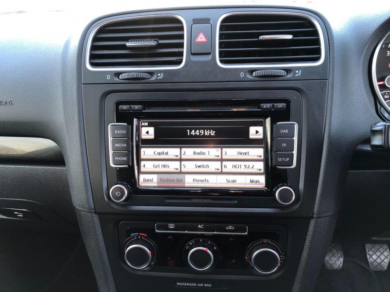 VOLKSWAGEN GOLF