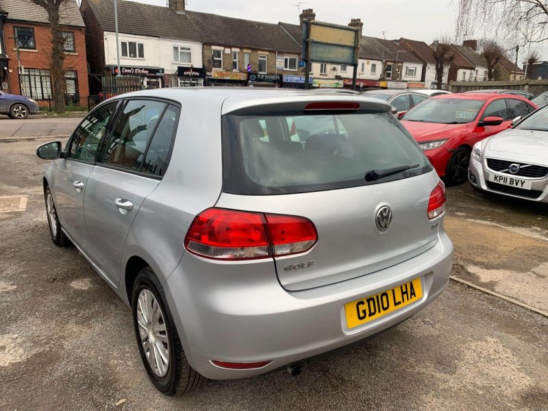VOLKSWAGEN GOLF