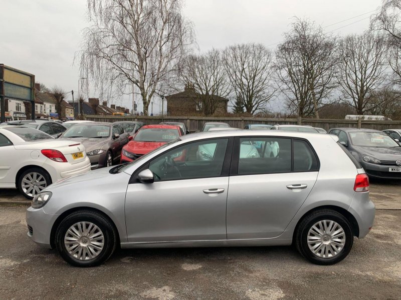 VOLKSWAGEN GOLF