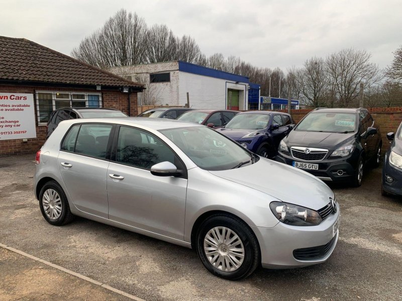 VOLKSWAGEN GOLF