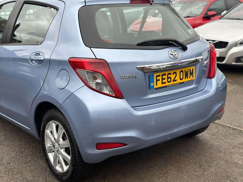 TOYOTA YARIS