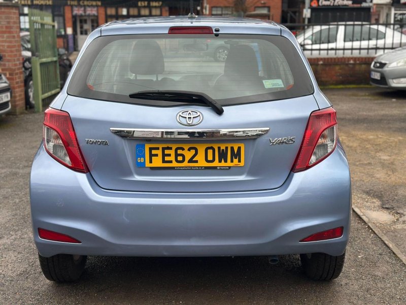 TOYOTA YARIS